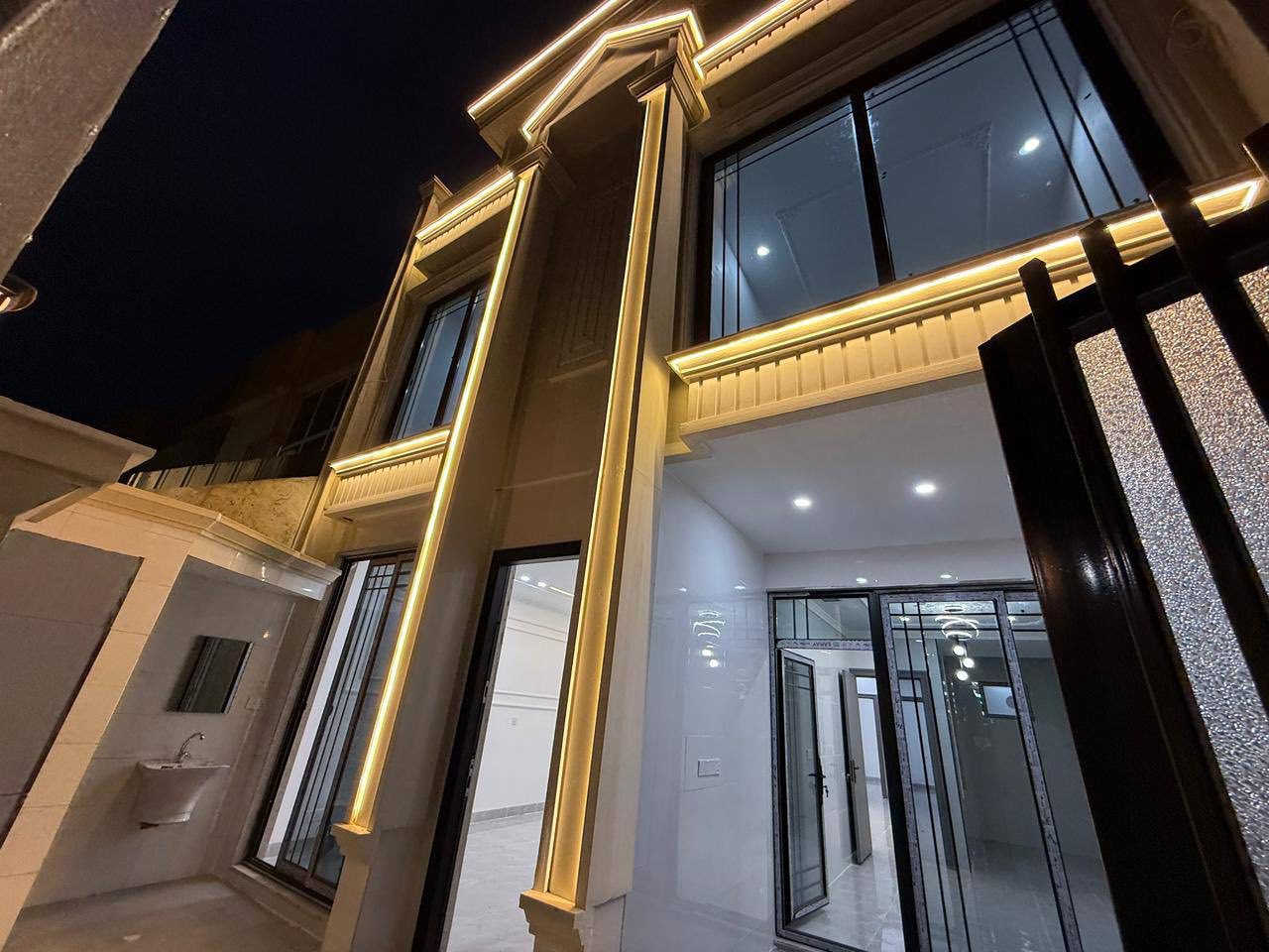 منزل للبيع في أربيل منطقة خمسه حصاروك 150م قرب سوك زيلان مقابل حديقة 
يتكون:-
5غرف
أستقبال
صالة
مطبخ
مجموعة صحيات 
للاستفسار:-
***********
***********
***********
**********************
في حال لم يتوافق العقار مع رغبتكم او لم يكن بقدر امكانيتكم زوروا موقعنا على تلكرام للتصفح على اكثر عدد من العقارات المتوفرة•https://t.me/miran_48
