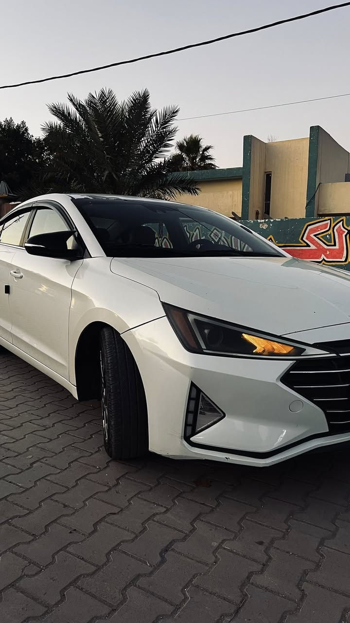 السلام عليكم
هيونداي النترا 2019 وارد أمريكي
فول مواصفات ما عدا الفتحة

مواصفات السيارة:

* مقاعد جلد تدفئة
* بصمة
* رادار جانبي
* إشارات بالمرايا
* شاشة وكامرة
* ممشى 94 ألف ميل

الحالة:
حادث سرقة (الجاملغ الأمامي الأيمن والبنيد +صبغ جاملغ أيسر بدون دواخل.
لا يوجد ضرر شاصي ولا لغود، السيارة نظيفة.
السياره بيها تقشير في القماره بسيط
السيارة باسمي شرط التحويل.
الموقع: بغداد – المشتل.

للاستفسار الاتصال : ***********
