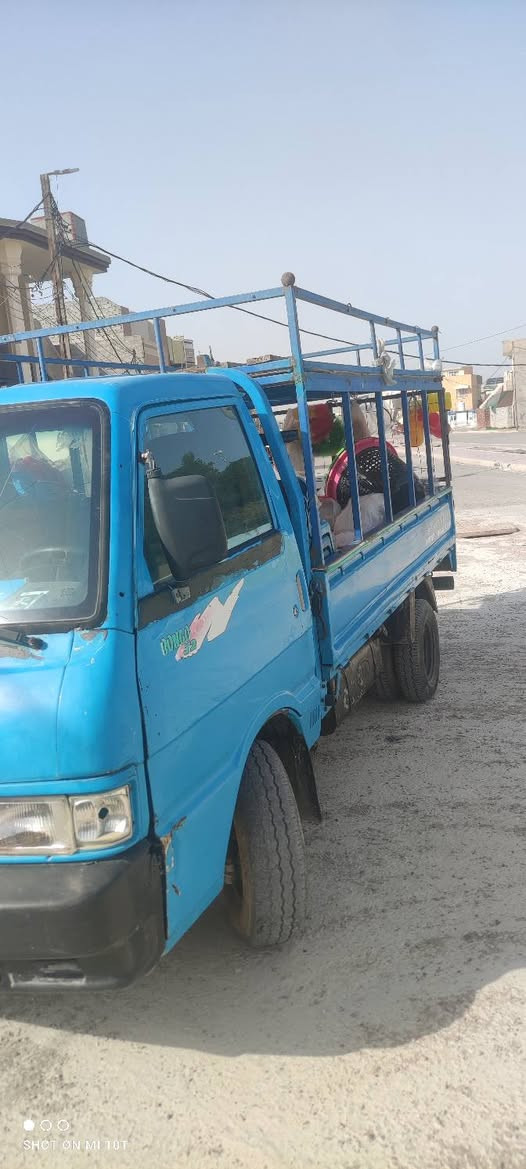 كيه بنكو مديل 96 لبيع عنوانه ديالى بعقوبة جرف الملح قرب جامع الغفور الرحيم السياره خير من الله محرك و كير و شاصي علا مسئوليتي  و الصدر كله منفوض جديد و تايرات الخلفي ماصار هواي من شديتهن يعني جديد و لامامي هم جديد السياره مال جناي رقم السياره بغداد الغزاليه مشروع وطني سعر السياره 58ورقه وبيه مجال لطيبين مجال بصيط 
ارقامي *********** 
***********
