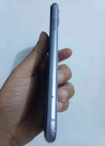 جهاز ايفون 11 عادي للبيع نضيف جهاز كلش ذاكرته 128 بطاريته71 لون مميز حلو كلش مابي أي ضرر الجهاز ألوان جهاز تخبل سريع بل تنقل أخر تحديث محدث سعر الجهاز 350 وبي مجال بسيط للأستفسار الأتصال على الرقم *********** واتساب موجود
