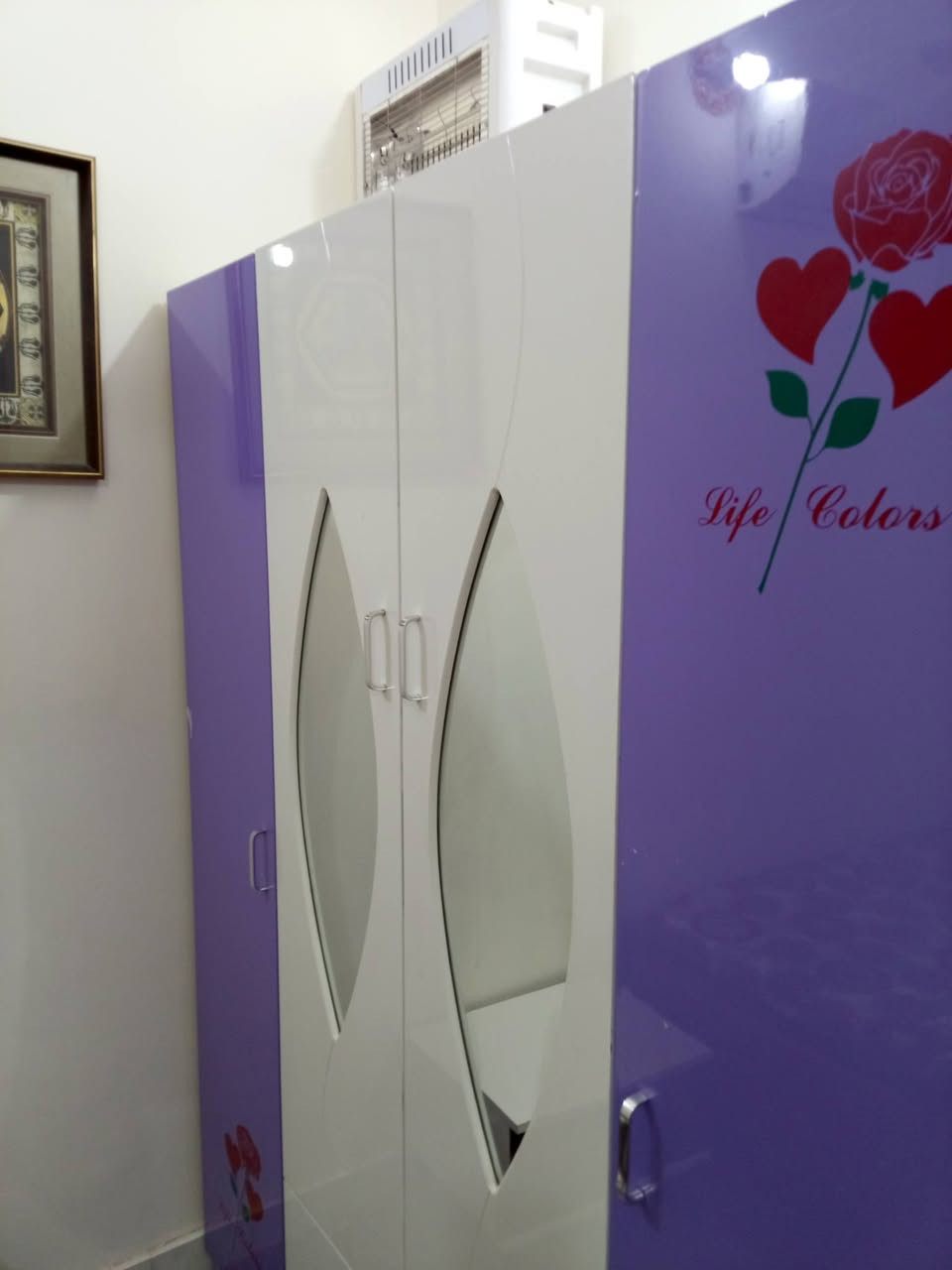 للئيجار شقة مفروشة بلمنصور الاميرات قرب نادي الصيد تحتوي على غرفتين وصاله ومطبخ  مع الانترنت والكهرباء مفتوح 24ساعة ب 900$ للئستفسار الاتصال بالرقم ***********
