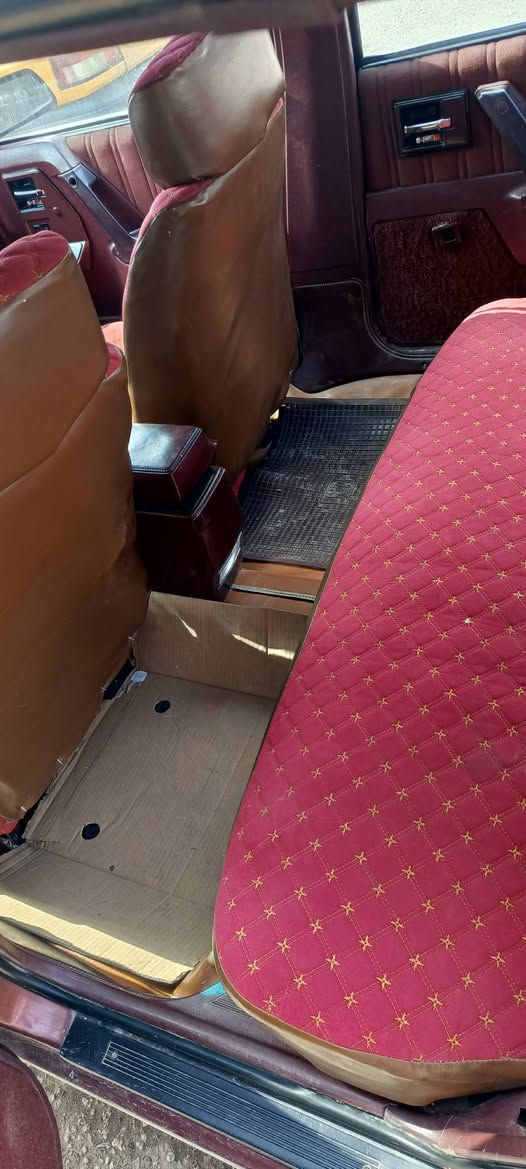 السلام عليكم ورحمة الله وبركاته سياره اولدز للبيع موديل91 مكان واسط صويره  السهر 38 وبيها مجال بسيط بيها مكينه تبخر سياره تدفه تبريد تخم تاير سياره ما بيها شي ترايها وين ما تريد بيها وكاله عامه باسمي احول شتريد وكاله تحويل ***********
