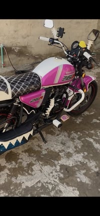 دايوان 23 • مكينة ١٥٠ • لايت زنون