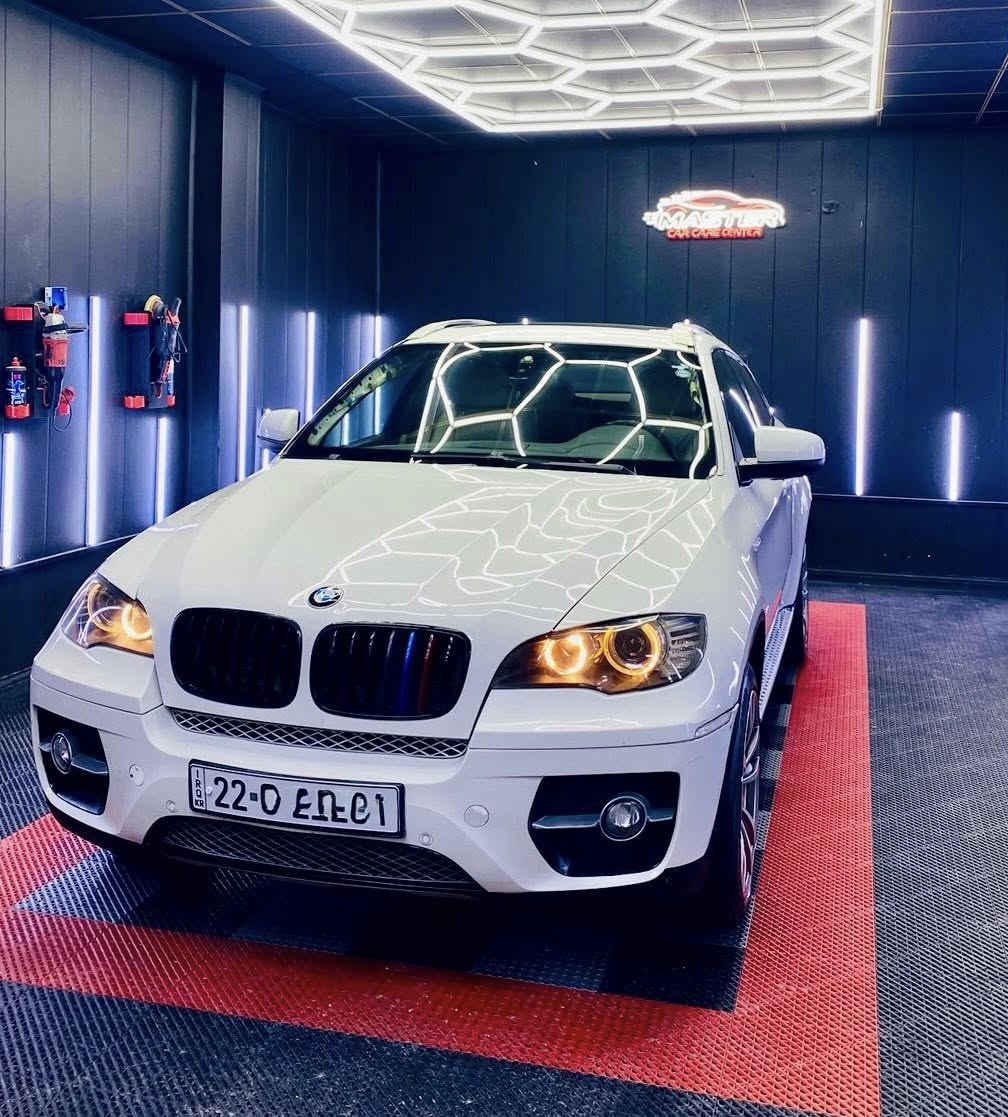 السلام عليكم
للبيع 

BMW X6 2010 35i

خليجية بدون حادث او صبغ او تبديل (بيها بارد قليل) 

بصمة تشغيل وبصمة ابواب + دخول ذكي

دفع رباعي

داخل جلد بيج نظيف جدا

مقاعد الامامية كهرباء+ مساج 

شاشة كبيرة + dvd + cd changer+ AUX+ Bluetooth

مرايا شفط معتمة

صندوق كهرباء

تحكم ستيرن

Active steering (اكتف ستيرن نصف فرة ) 

لايت زنون داينمك 

فتحة سقف

حدادية ممتازة

محرك + كير + كهربائيات+ تبريد  نظيفة وجاهزة + صيانة كاملة لجميع اجزاء السيارة الاستهلاكية 

رقم اربيل الجديد هزة وسنوية جديدة بإسمي

مكان السيارة بابل

السعر 175 

***********
