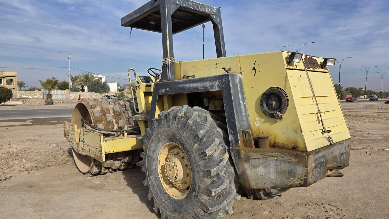 سلام عليكم ورحمة الله
حادله بوماك ٢١٣ كاردن رقم انبار الماني تحويل ثاني يوم موديل ٩١ المكينه على وضع الشركه بلاديه ما تصرف عليها لو الف السعر المطلوب ٣٨٠ ورقه وبيها مجال المكان الانبار الخالديه للأستفسار الاتصال على رقم صاحبها ( ***********) 
أبو محمد
