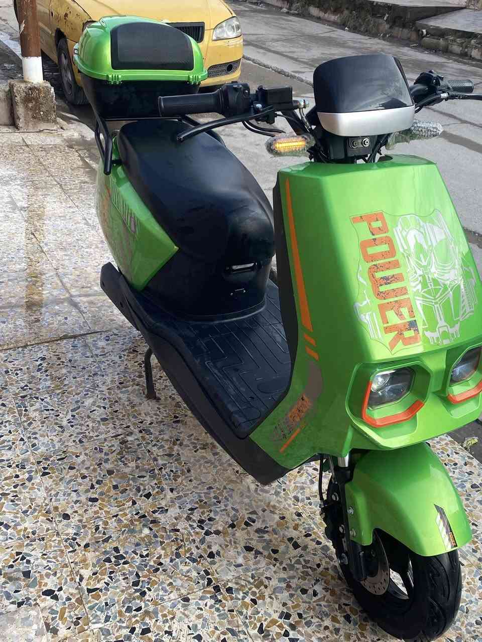 ماطور شحن للبيع جديد بعدو بل لايلون خمس بطاريات شاحنه اصليه سله ورا فول مواصفات سرعه ٦٠حقيقي السعر ٤٥٠ويرهم مراوسه حسب القناعه ***********
