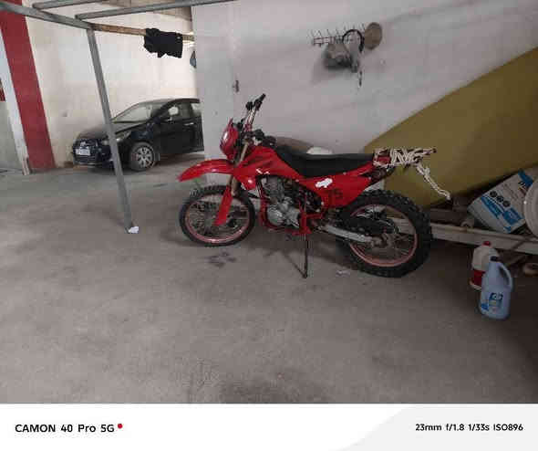 هەمشتێکی مەزبوتە تەنها لایتی پێشی ئیشناکا ماشاللە لەقەوەتی خۆی بێزبرە نزیک ٢مانگ ڕاگیراوە لەماڵەوە هەر کەسێ ویستی. وەتساپ یاخود تەلەفۆنکات *********** سوران
