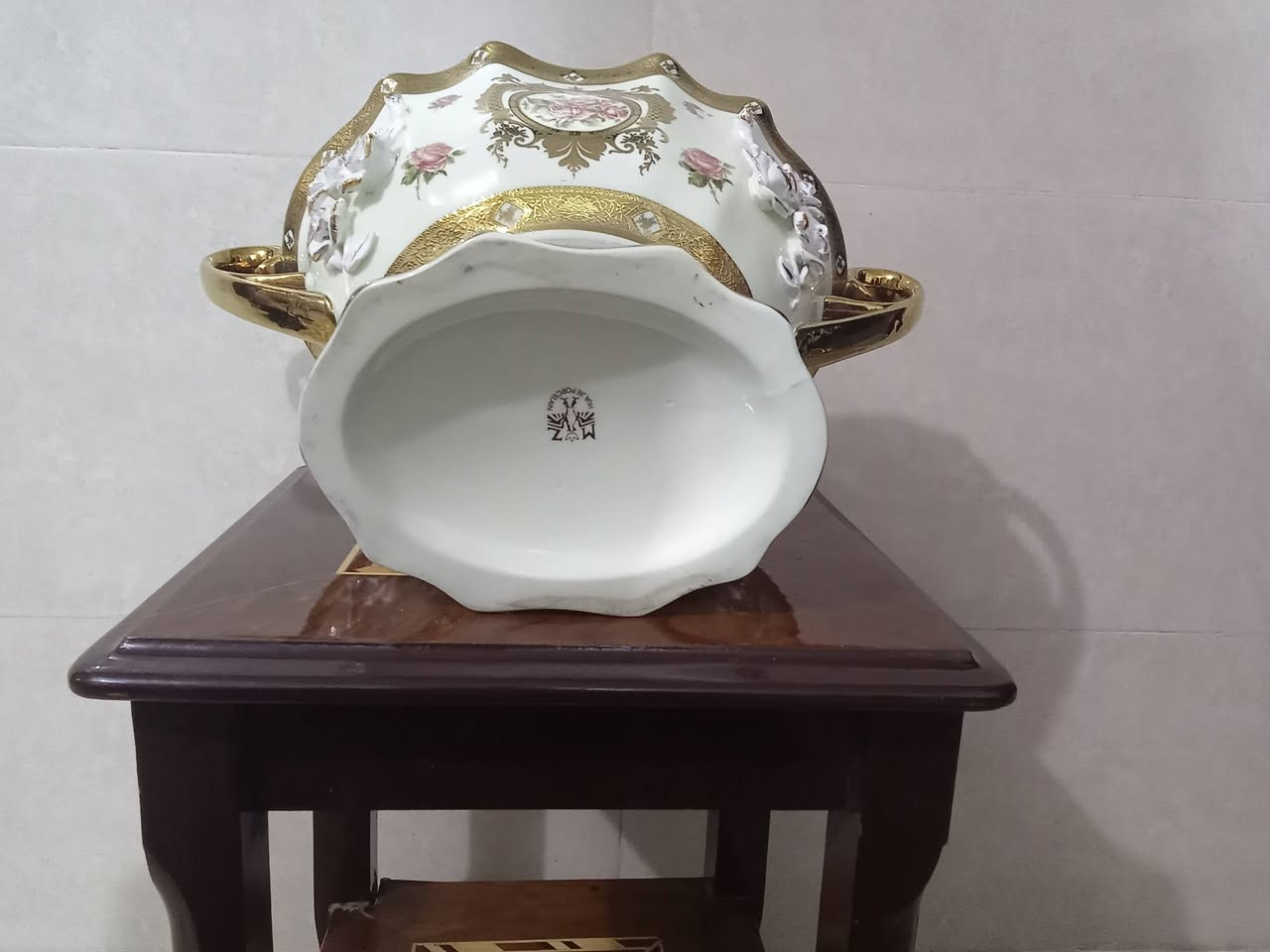 سلام 👋عليكم 
فرفوري للبيع مال السواق الامركزية 
ليرغب بل شراء يراسل صفحة او تصال ***********
