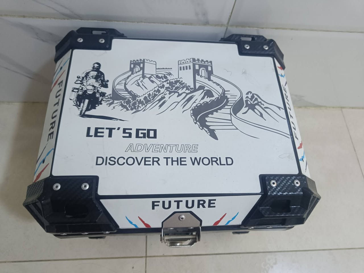 جنطه دراجه مقاومه لكسر  الالوان مختلفه مبطنه بالكامل بالجلد وبها قفل وتجوه ضهر  
السعر 35الف فقط
***********
