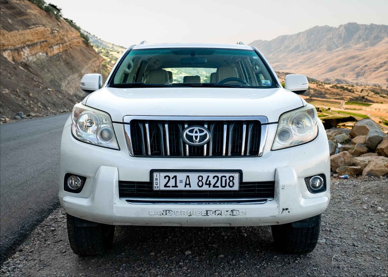 تۆیۆتا پڕادۆ ٢٠١٠ 
Toyota prado 2010 TXL

پڕادۆ چوارپستۆن سپی سەدەفی بێ بۆیاخ، بێ دەعم. یەک پەڵە کارت و یەک پەڵە کارتی بچووکی هەیە. مەکینە و گێڕ بێعەیب تەنها کراوەتەوە. ٢٧٠ هەزار ڕۆشتووە.
- تایەی تازه 
- تەحەکوماتی سەر سوکان
- کوشنەکانی نەدڕاون 
- هەموو شتەکانی بیلادین 
- سەلاجە
- سێ ڕیز کوشنە
- دوو زۆن تەبرید
- ئاوێنە شەفت 
- دەبڵ ئەکسل
- تەبرید مەرکەزی

سەیارەکە بەناوی خۆمانەوەیە و تا ساڵی ٢٠٢٧ تازەیە. 
*********** السليمانية, العراق
