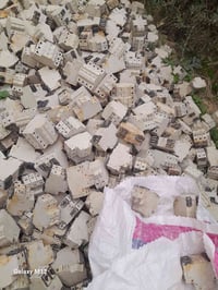 قواطع للبيع العدد ٢٨٠٠ ٠٧٨١٨٦٨٦٢٩٢ داخلها نحاس