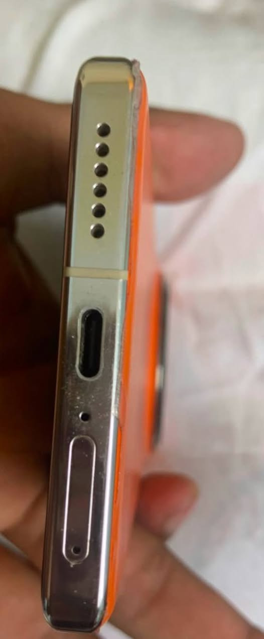 السلام عليكم ورحمه الله وبركاته من رخصه  صاحب الكروب 

1/ جهاز نوع /vivo x 100 pro 
2/ البطاريه 92/✅
3/ الجهاز دبل سيمكارت ✅/+ الكامره 100X

4/الذاكره/1/تيرة✅

5/الجهاز نضيف بمعنه الكلمه ✅

6/كارتونه +شاحنه +4او5كفرات ✅

7/سعر الجهاز /1000000/مليون وبي مجال ✅

هاتف / ***********
واتساب ✅

