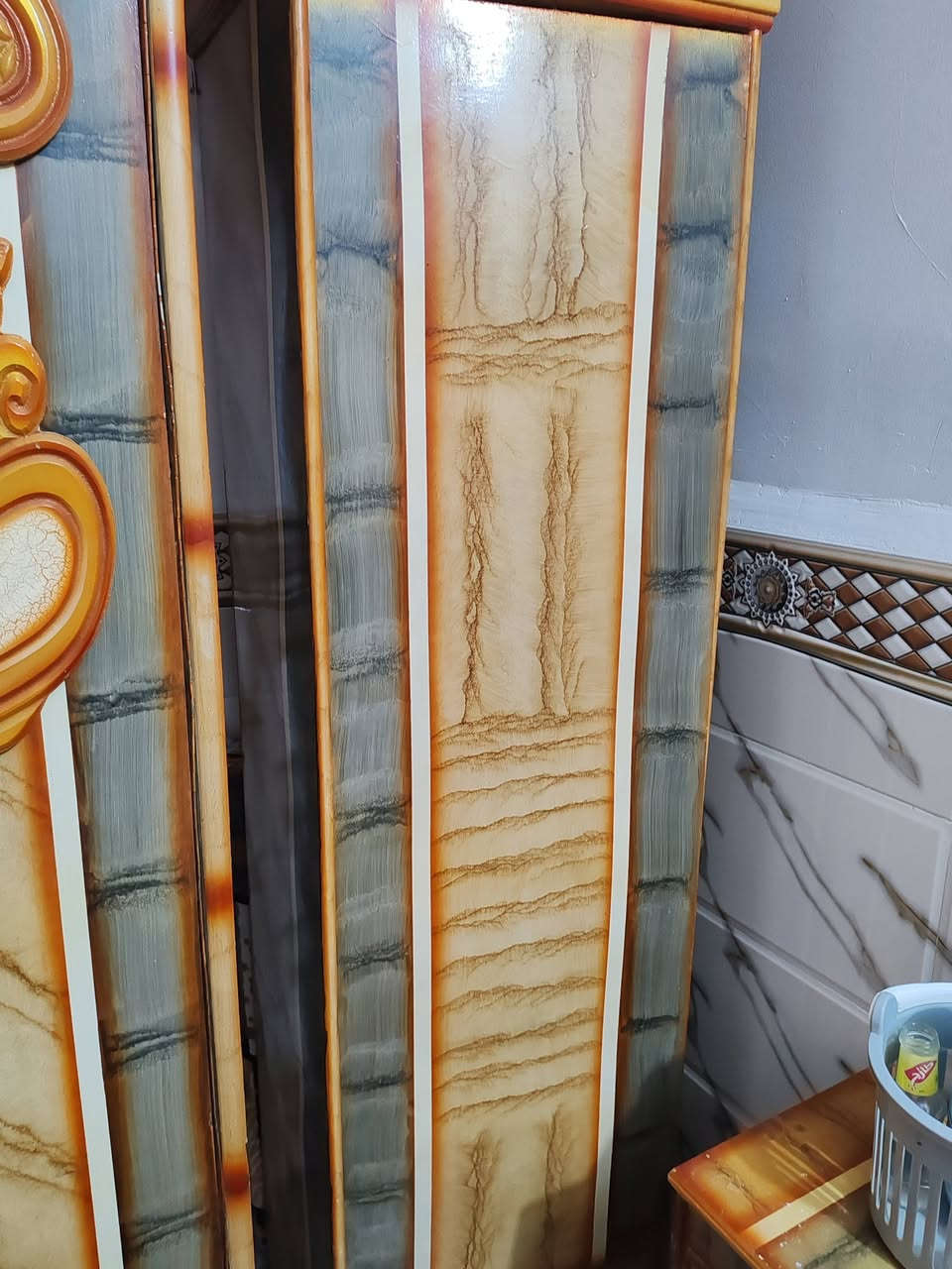 سلام عليكم  قرفه بيعيه السعر 350بيها مجال ***********
