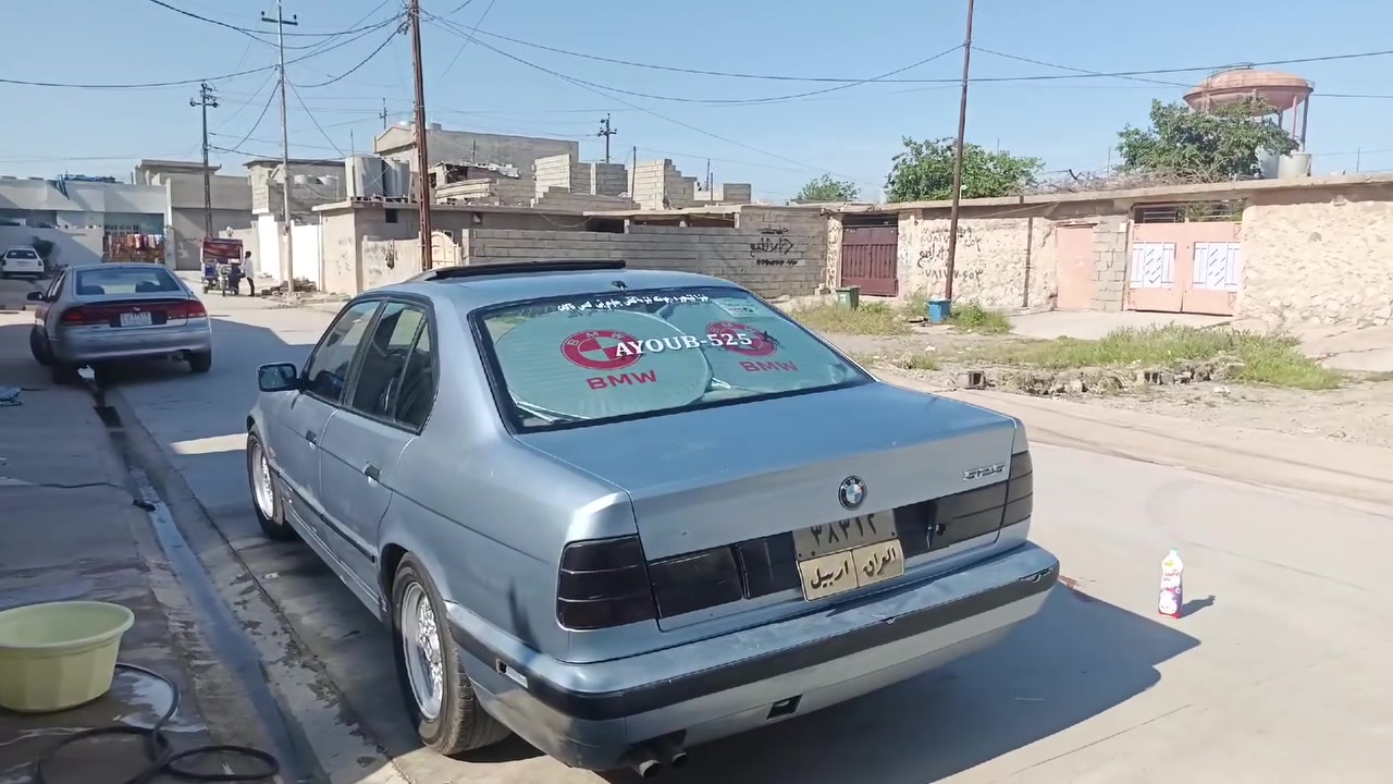 ​بۆ فرۆشتن: BMW 525i مۆدێل 1992
سەیارەیەکی کلاسیکی BMW 525i مۆدێل 1992 بۆ فرۆشتنە بەم تایبەتمەندییانەوە:

​ڕەنگ: شینی ئاسمانی (سبوخ عام)

​تایبەتمەندییەکان: 

​گێڕ ئۆتۆماتیک (مەسوبە، تازە بەستراوە)

​تاخمی پێش مەزوبەتە

​داشبۆرد فۆرمیکا (زۆر تازەیە، هیچ تەقیوی و کێشەیەکی نییە)

​سڵاید (کارەبایی)

​کوشن جلد

​کوشن هیتەر

​جام کارەبایی

​تەبرید (خازی نییە)

​دوگمەی سپۆرت (ئیش دەکات)

​مەکینە: 525i (سەرفی هەیە)

​باری تەنەکە: لێدانێکی زۆر کەمی هەیە (نیو پەنجە شانسی کرتوە)

​مەسرەف و عەیب: 

​پێنج وەرەقە خرامەی تێدایە (دوای مامەڵە بۆتە گەرێنمەوە)

​شەیالی گاردنەکەی شکاوە

​نرخ: ٤٦ وەرەقە (قفڵ)
شوێن: کەرکوک
بۆ پەیوەندی: ***********
