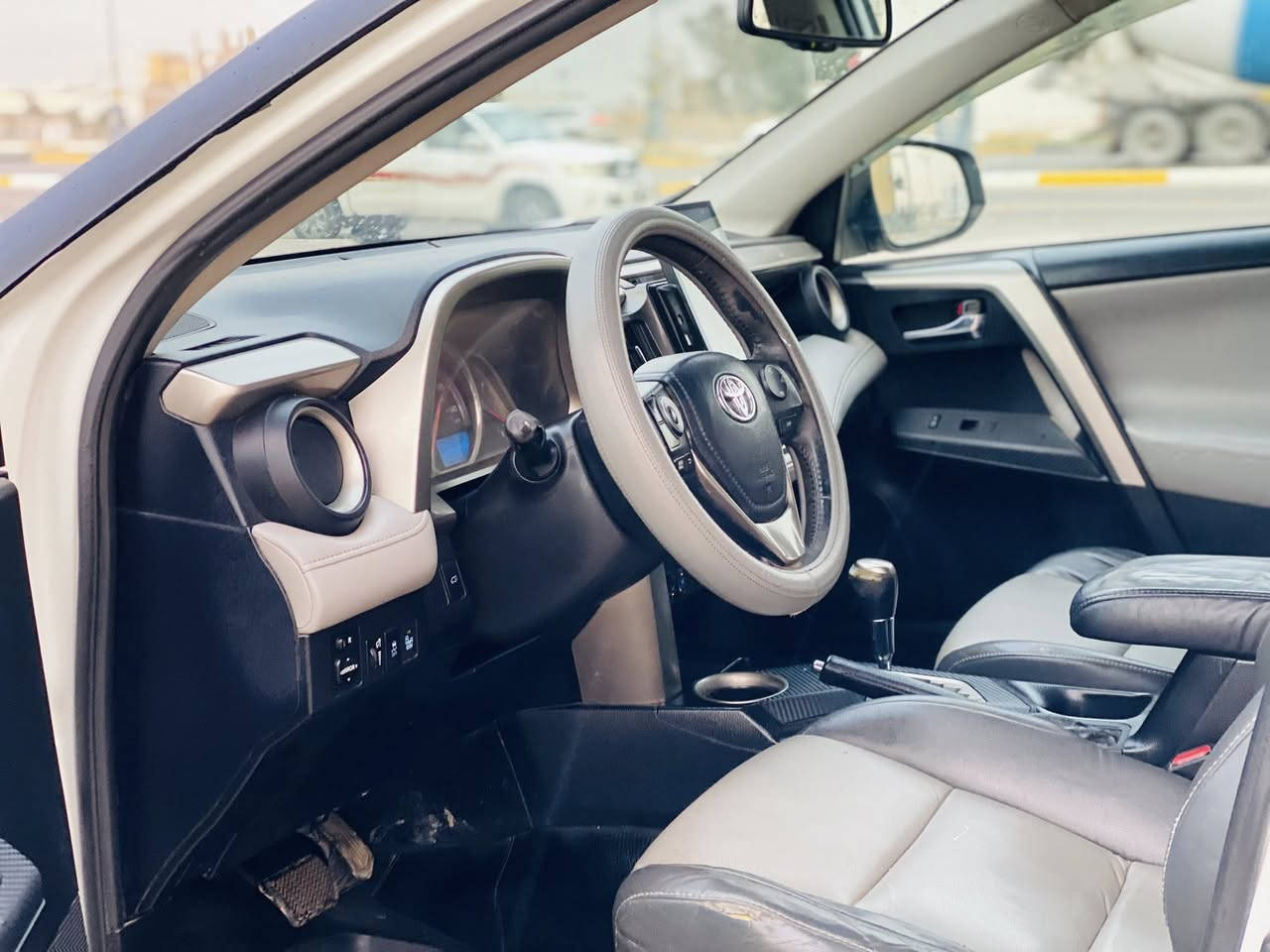 راف 4مديل 2015امريكي حادث بنيد فقط بدون داخل  والباقي كفاله من الضربه والتبديل بيه مكانات صبغ اثر تكشير وعندي تصوير قبل الصبغ السياره فول ليمتد فتحه بصمه تشقيل بصمه ابواب رادار جانبي كشنات جلد وكهربائي تدفئه كشنات جنطه كهربائي اشاير بالمري نضام سبورت  مانع انزلاق السعر 133مع مجال للأستفسار ***********السياره جاهزه حداديه تخم تاير محرك وكير مكفولات محرك 4سلندر 2500تبريد جاهز رقم دولي سنويه مجدده مكان السياره كربلاء مكلف بالنشر
