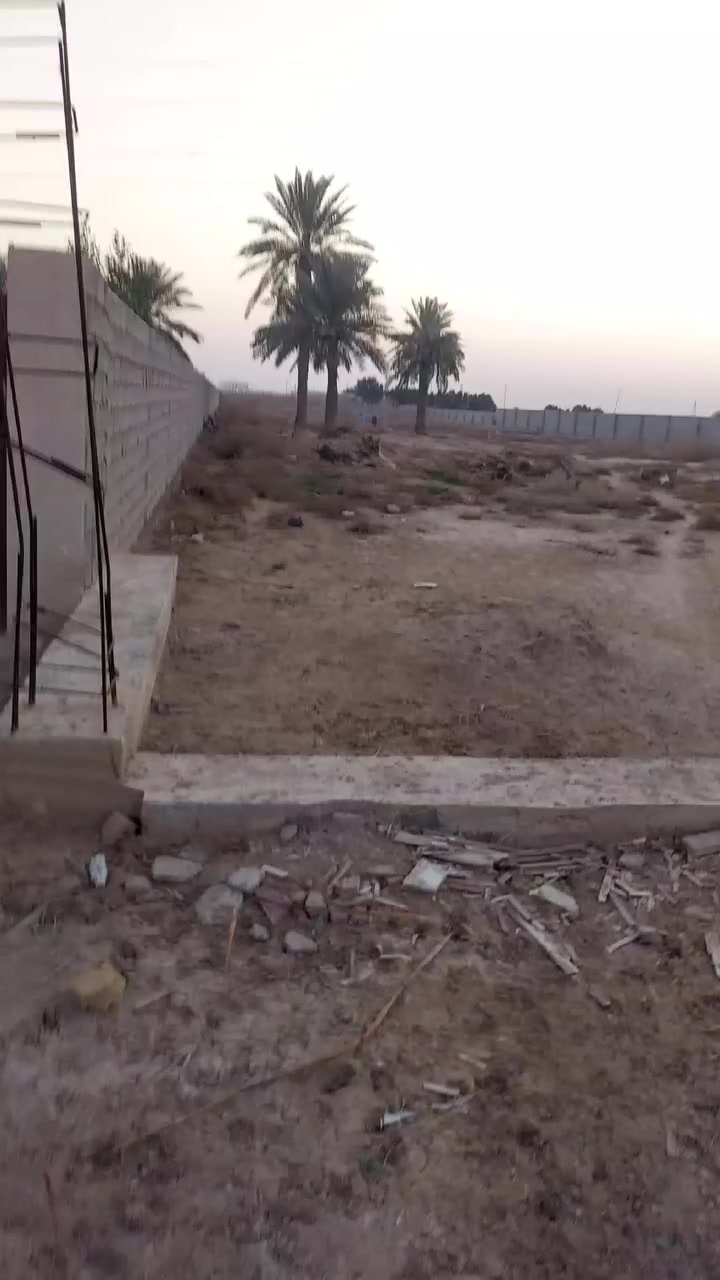 سلام عليكم،
دونمين زراعي ملك صرف سند 25 في قرية الخنساء للبيع الواجهة 33.5 متر و النزال 150 متر، الاساس و السياج كامل تبعد عن الشارع الرئيسي 72 متر ، واصلها كهرباء و ماء سقي + اسالة + بئر 

للاستفسار ***********
