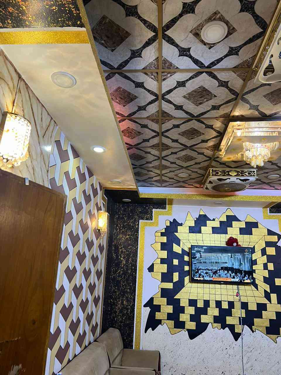 السلام عليكم بيت للبيع شفتة قرب اسواق الحارة مساحة 110 متر زراعي 3 غرف نوم فوك وصحيات جوة استقبال وهول ومطبخ وصحيات السعر 75 بي مجال

***********
