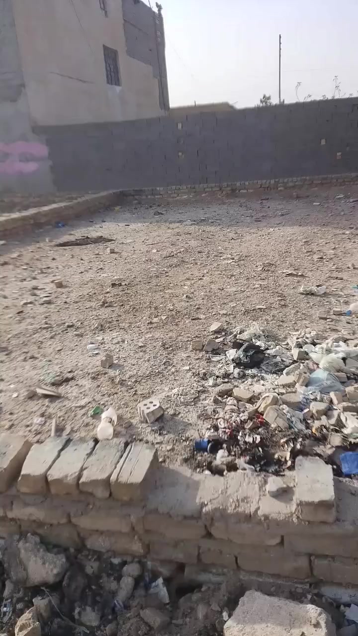 قطعه ارض للبيع في مدينه الصدر رشاد قرب قاعده مساحة 112متر وجهه 8 نزال 14خدمات ماء مجاري كهرباء مكصوصه فقط عله تبليط تبعد 70متر سعر 8مليون بيه مجال كلش بصيط ***********
