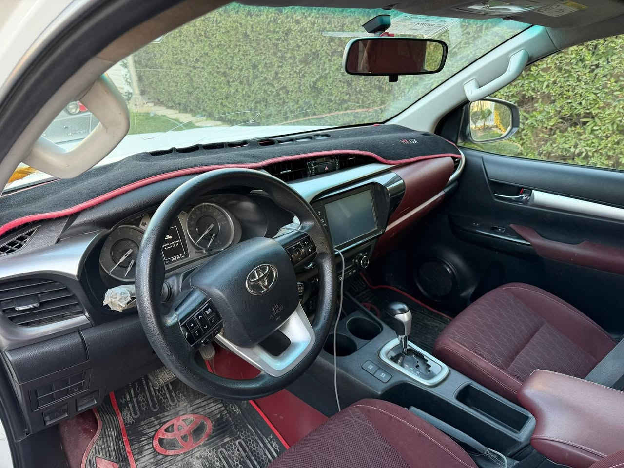 للبيع تيوتا بيك اب هايلوكس عالي بانزين مديل 2021 سعودي فول مواصفات تبريد قطعتين فور ويل اتوماتيك تبريد قطعتين ماشيه 109الف سياره كفاله بيه بكان واحد بيه بارد رقم بغداد الماني تحويل ثاني يوم مكانه بغداد السعر 285 ورقه وبيه مجال قليل الشراي يتصل *********** .
