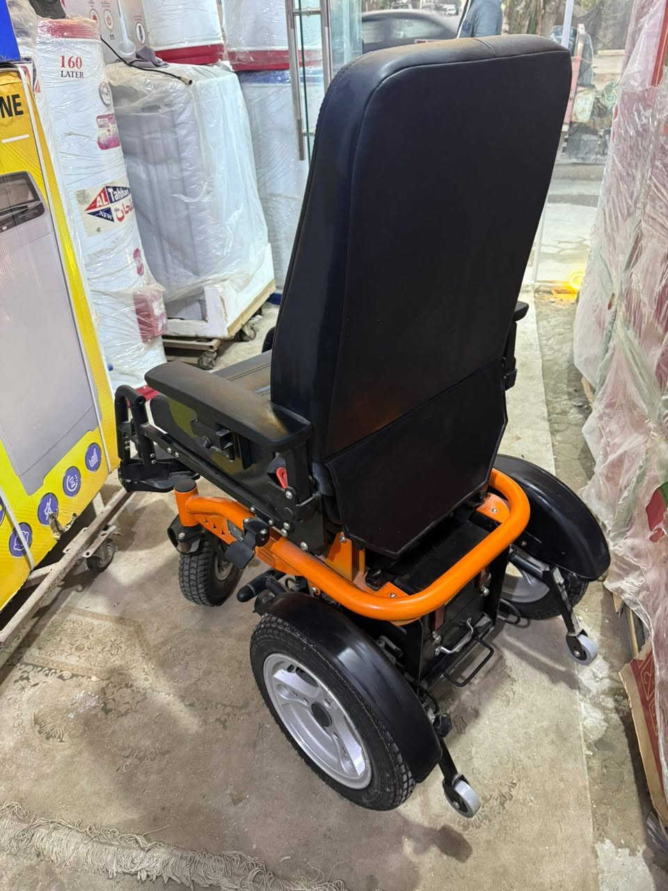 السلام عليكم وصلت النهايه عربانه شحن بيع مستعجل سعره 550 مكان نجف حي الوفاء رقمف***********
