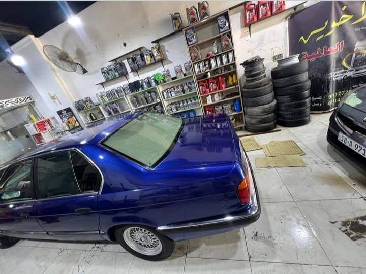 بي إم 735 مكينه مفتوح رقم بغداد مشروع وطني رقم إنكليزي سنويه تنتهي 2030 كير ومحرك كفاله صارلي عشرين يوم من شديت الطابوكه تبريد و تدفئه ويه السويج نقص غاز فقط تخم تأير جديد السياره مصبوغة جماليه فقط لا ضربه ولا تبديل بعدها ما مبولشه .. *********** .. مكاني بصره الكرنه 
بيع أو مراوس بامريكي السعر 46 وبيه مجال
