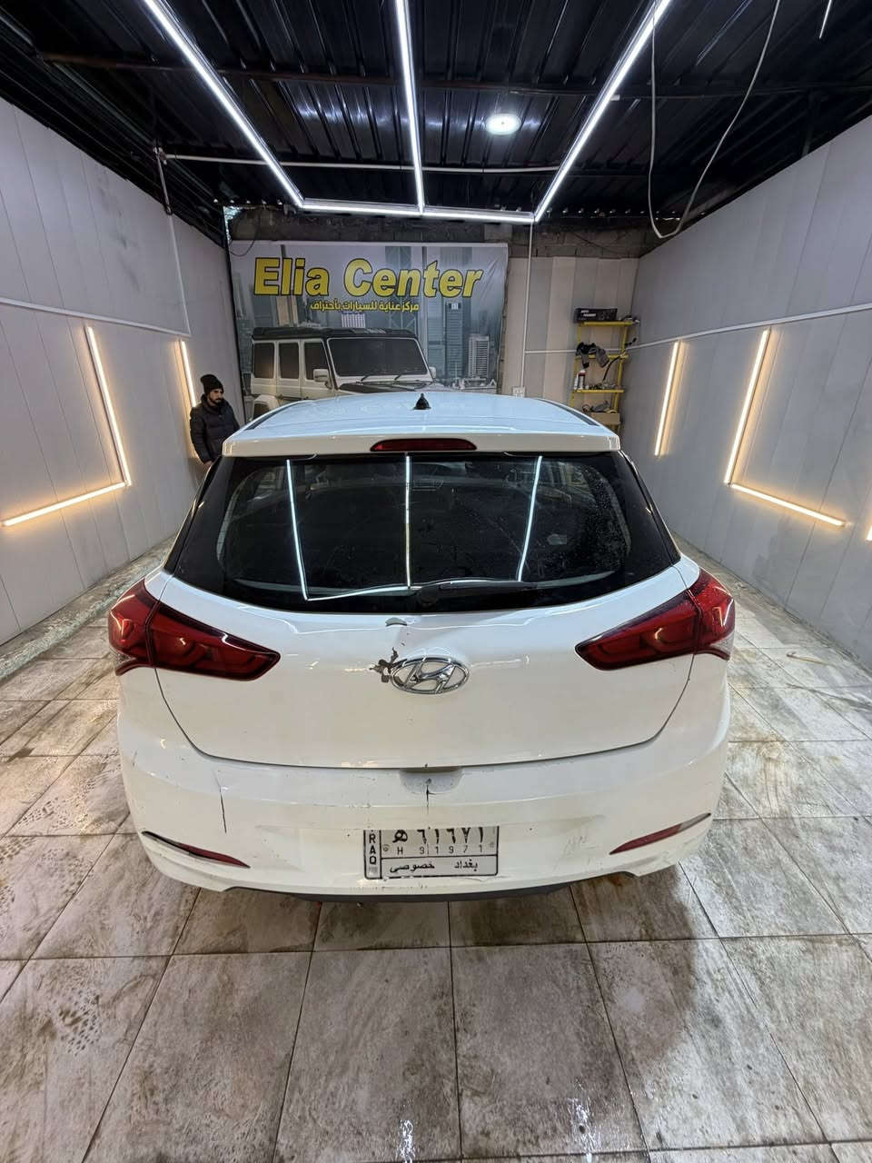 السلام عليكم 
هونداي اكسنت هاج باك
وارد خليجي
موديل 17
رقم بغداد تحويل مباشر
مكينه كير خير من لله
حداديه تخم تاير
تبريد ثلج
سياره نضيفه ومتذب عليه ربع اقتصاديه 
داخله نضيف
بيه صبغ ثلاث قطع رش اثر شخوط فقط
السعر84 وبيه مجال  او مراوس ترهم قسط بس كون مقدمه زينه
مكاني بابل ***********
