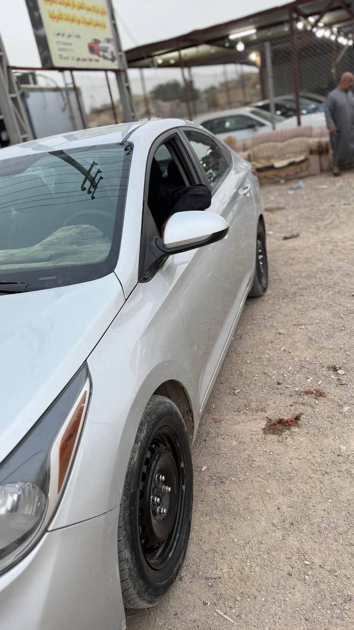 السلام عليكم سياره اكسنت للبيع موديل 2022وارد امريكي كفاله سياره ماعدا البنيد مبدل مكينه وكير وحداده جاهزات كفاله تبريد ثلج المكان البصره القرنه ***********                        ***********رقم الواتساب Singapore
