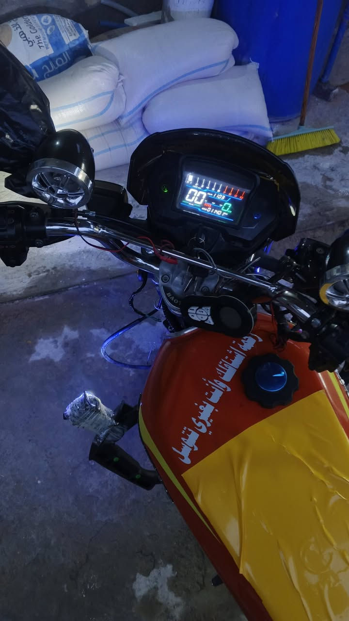 سلام عليكم  ماطور سيفان موديل 2024اللبيع الماطور بدون رقام الماطور مكفول من كلشي المحرك ما مفتوح الماطور المحرك150 فول نشاط الماطور مرتب مثل ما موضح بل صورا العنوان انبار هيت السعر 800وبي مجال حك جيه التواصل***********
