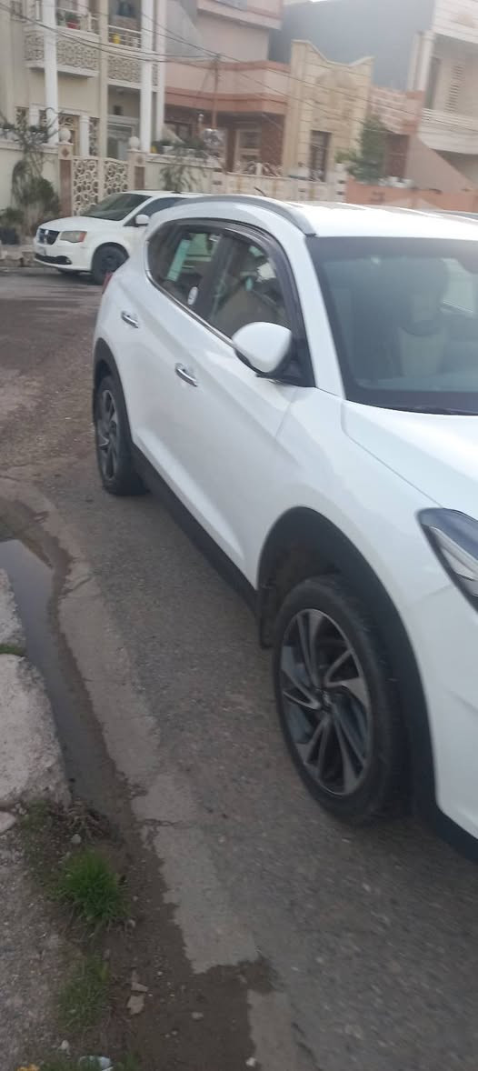 سلام عليكم هونداي تكسن موديل ٢٠٢٠ ماشيه ٩١ كوري مكينه مامفتوحه ضررها بس مكانتين بارد مكد شبر بدون صبغ السياره فول بدون بانوراما مكان السياره بل موصل رقم أربيل دولي سعر ١٩٧ بيهه مجال قليل رقم تلفون كورك *********** اسيا ***********
