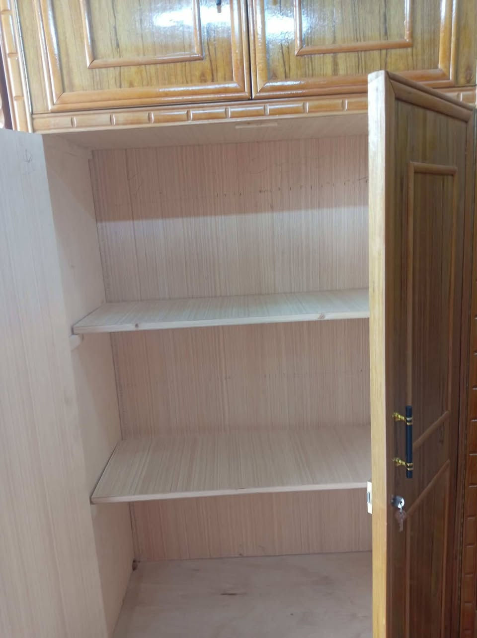 كنتور ٦باب صاج ملحق شغل ثقيل توصي موديل حديث جديد السعر ٥٢٥ قفل تواصل خاص ***********
