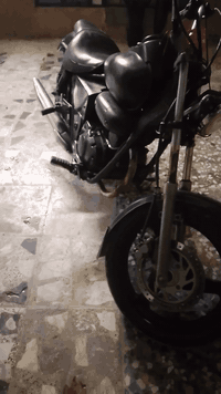 السلام عليكم دراجه هارلي للبيع دراجه بيع كوم حديد دراجه تشتغل كابريتر تخمد ابيع كوم حديد  سعر 250 وبيها مجال بغداد رشاد رقم الهاتف ***********

