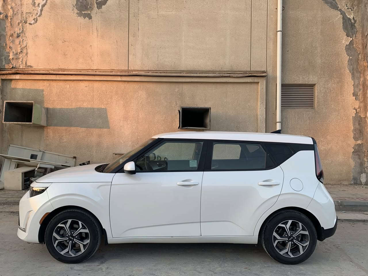 السلام عليكم للبيع بسمي موديل ٢٣ ماشيه ٣٠ الف صوره الحادث موجود بل المنشور***********السعر 178 وبيه مجال قليل
