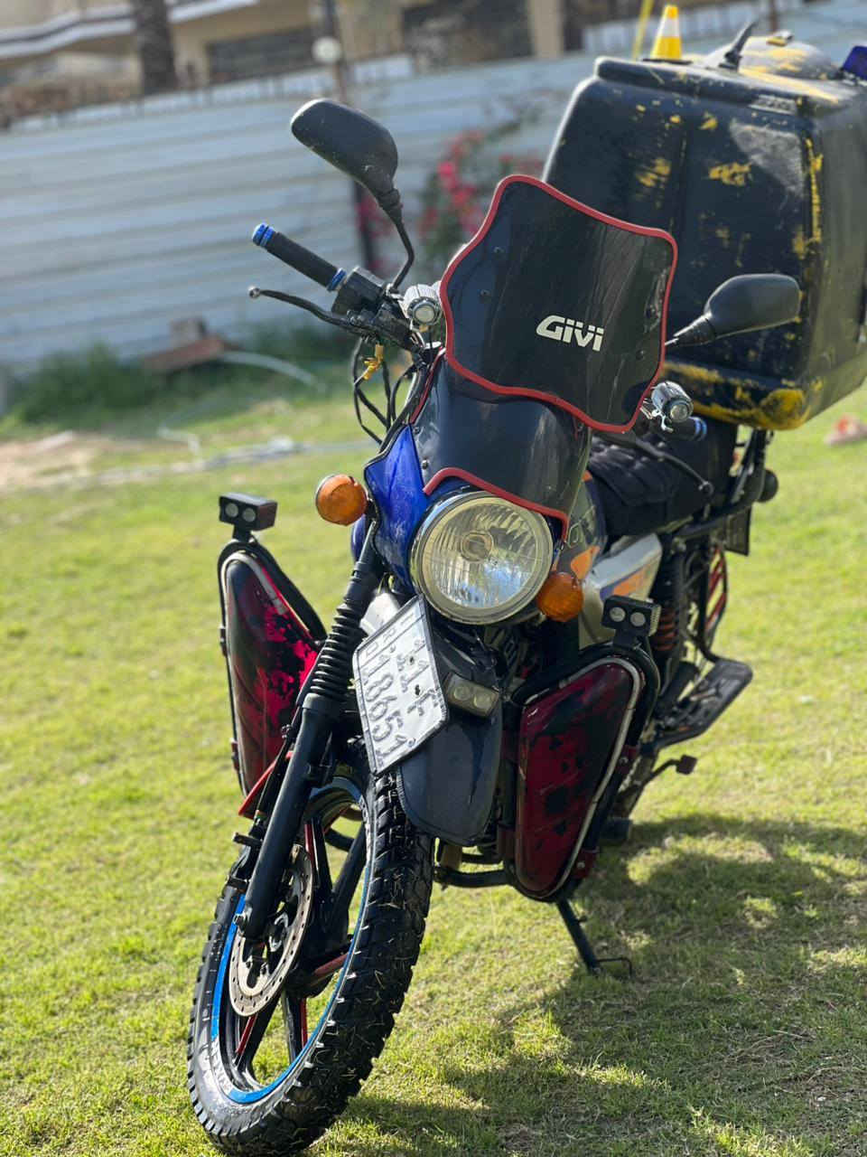 السلام عليكم دراجه بوكسر موديل 21 للبيع  مرقمه بغداد تحويل شوكت  ما تريد بيها ولفات و بستم فقط و بيها نواقص شويه ب مليون و ميتين عنوان ابو غريب  استفسار *********** متواجد اتصال واتساب
