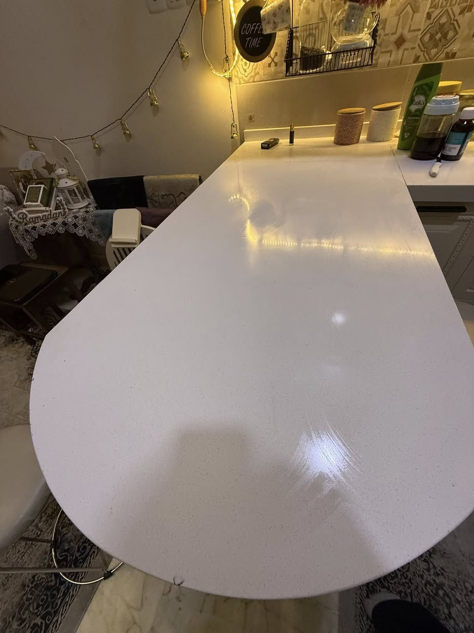 مطبخ للبيع 
لونه اوف وايت ♥️

قياساته جهة الطباخ ٢٦٠ سم الجهة المقابلة ٢٩٠ سم

بيه L shape مرمر مكان للأكل

مشتغليه شركة سيلكا 

نظيف جداً وبدون اضرار

بيه L shape كوارتز ممكن يصير مكان اكل 

 

سويته ب٣٠ ورقة وابيعه بمليون ومرشحة اريستون ايطالي هدية


**إذا كنت صاحب هذا الإعلان وتريد حذفه لأي سبب، رجاءا أرسل رسالة إلى الدعم الفني**