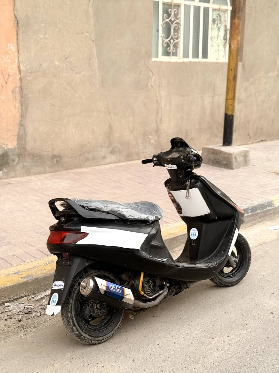 سلام عليكم دراجه فراشة فحل كله شغالة كهربائيات لايت واشاير ودشبول  والدراجه هندر تشتغل الدكمه اشكل 
 🔴 الدراجه بيه كابريته تعبانه يرادله تبديل
مكانه نجف سعرة ٣٠٠  رقمي *********** بي وتساب
