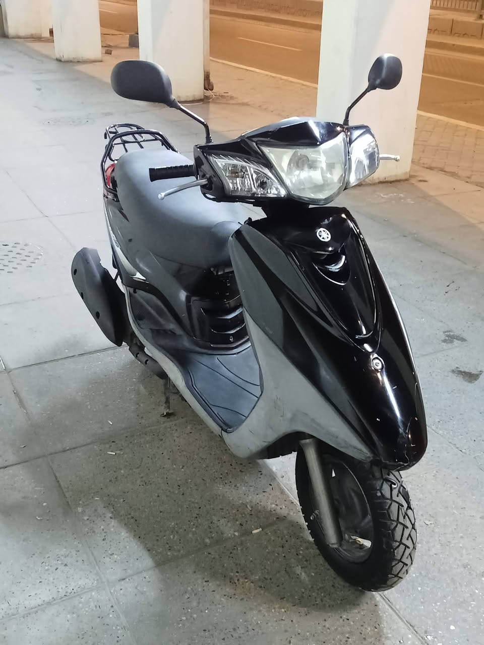 السلام عليكم شباب دراجة بغبغا نوزل مال رمبة صارلهة شهر من امنزلهة رمبة كلهة ابلادية  وكلهة شغالة كفرات كلهه ختم وية المكينة وكهربايات كلهن شغالات شلعة ومعدل ونعومة تأكل الكاع اكل جديدة بمعنة الكلمة صارلهة شهر بعدهة على وضعية الرمبة العنوان بغداد باب المعضم ولا ستفسار ***********
