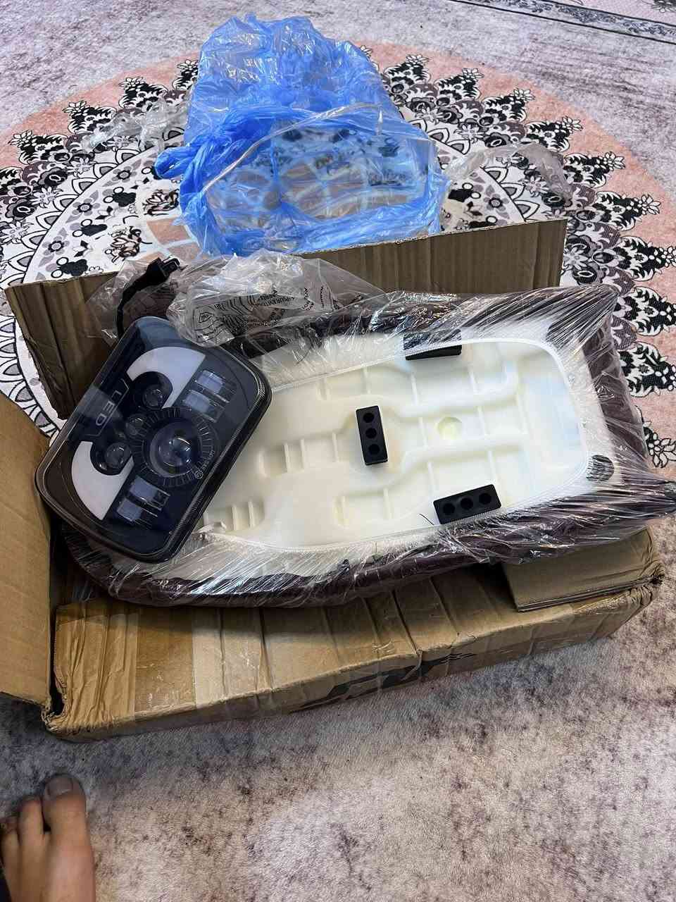 سلام عليكم
كشن +لد مع سكن نهاري مع عدسه ايراني حديث كامل هوه والقواعد مابتهن كلهن جدد ممفتوحات غير مستخدم مكاني الشيخ حمد السعر 35 تواصل خاص 
*********** متوفر واتساب
