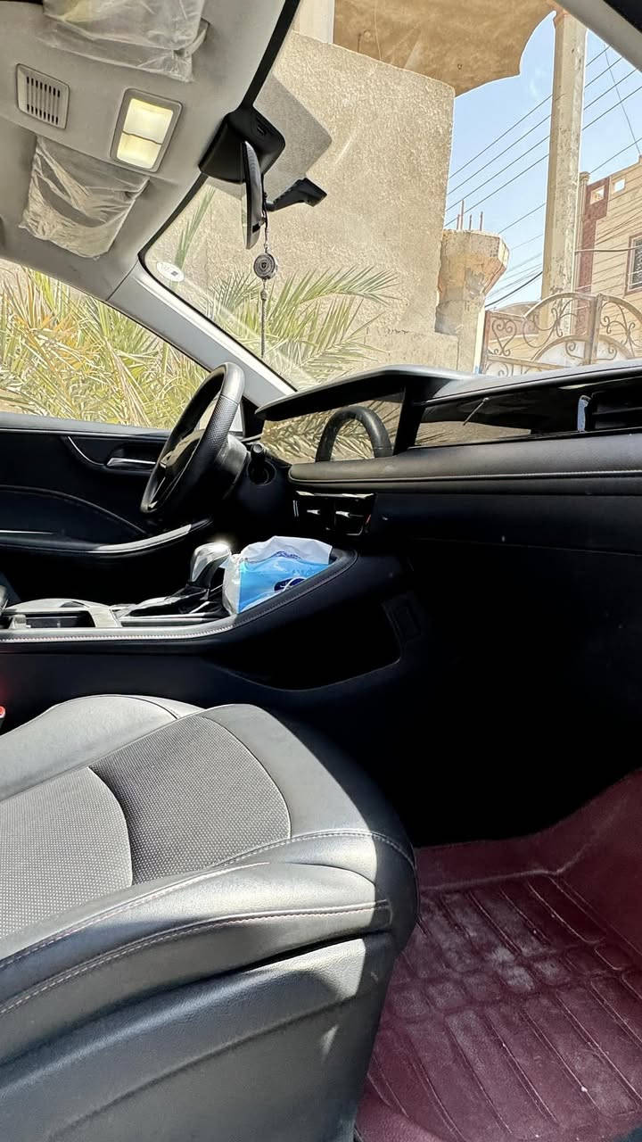 ام جي 5خليجي 
فئة Roewe
موديل 2024 
العداد /16 الف 
فول مواصفات 
فتحة بصمة 
كشنات جلد 
شاشة متصلة لمس 
كاميرا خلفية 
رقم اربيل بأسم شركة 
كفالة عامة من الرقم للرقم 
السعر 111$ 
بيع او مراوس بموديل 25
مكان السيارة/ البصرة 
***********
