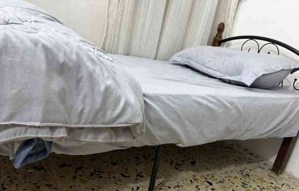 سلام عليكم 
عندي كنتور وجربي عدد ثنين
لكنتور ماليزي 5 ابواب سعره ١٥٠ وبي مجال 
ولجرابي  ثنين تركي سعر الوحده ٥٠ وبيهه مجال
للستفسار اتصل ع هاذ رقم ***********
