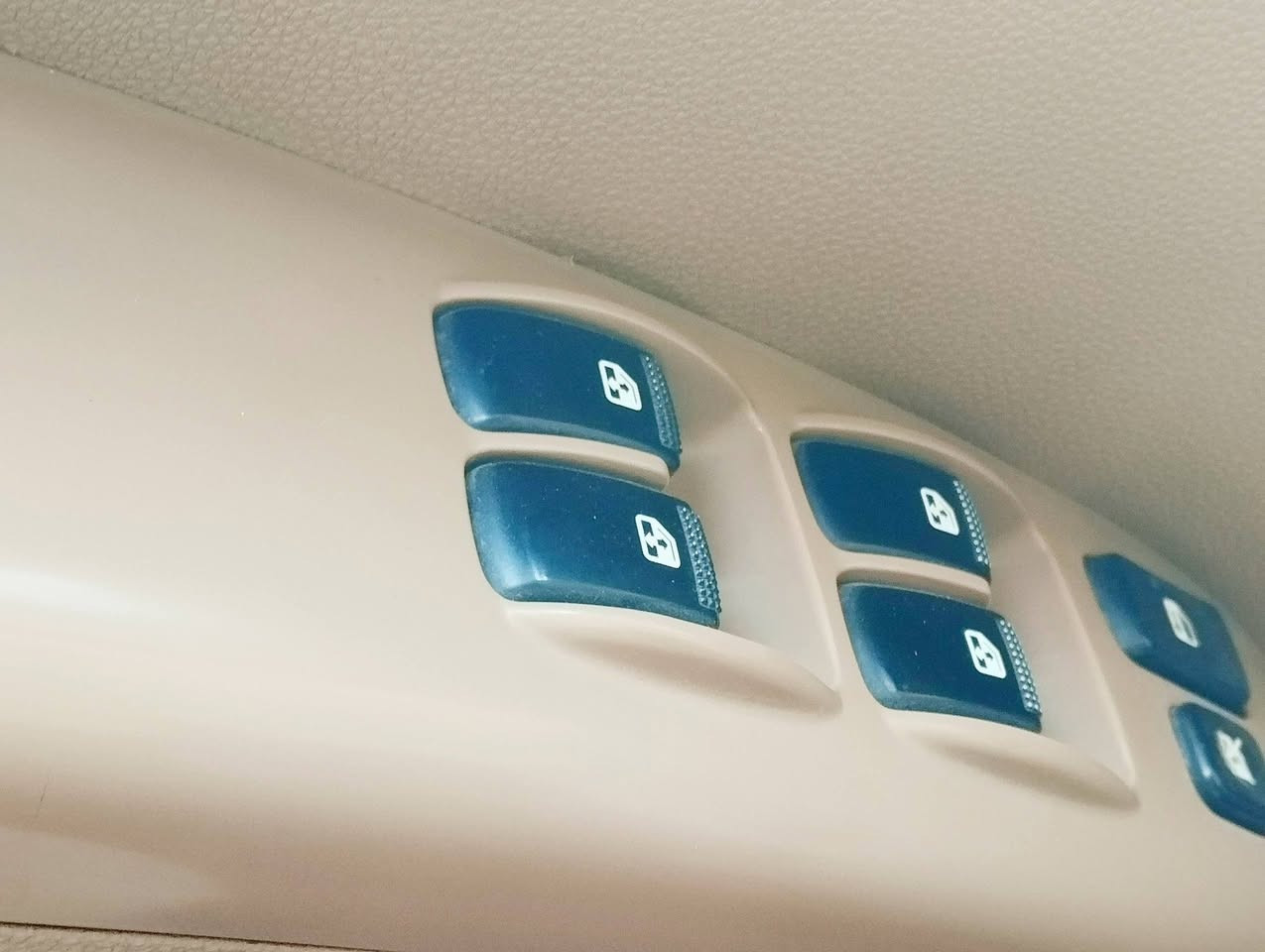 السلام عليكم ...
للبيع فقط

 كيا كرنفال كرنڤال  خليجي. خصوصي ابيض  موديل 2015 ، رقم اربيل الجديد دولي 

بأسمي شرط مداور ...

حداديده جديده ...

تخم تاير جديد ...

سوبايه تفصال ...

منظومه غاز جديده ...

تبريد ،تدفئه بلادي ...

بوب ميكانيك ...

عدد الركاب 8

باقي التفاصيل بالصور. الشراي يتصل وبالخدمه ***********

العنوان :  الديوانية، قضاء المهناوية
