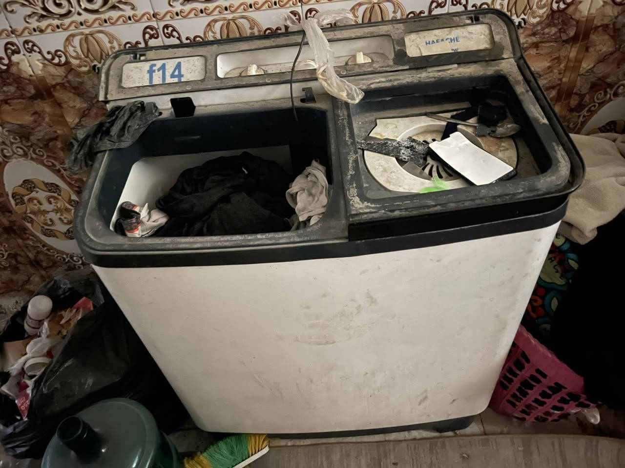 السلام عليكم اخوان غراض مستعمله وكله شغال ابيع شلعه وحده مكاني بغداد انطي سعر باليرضي الله وتعال حمل ***********
