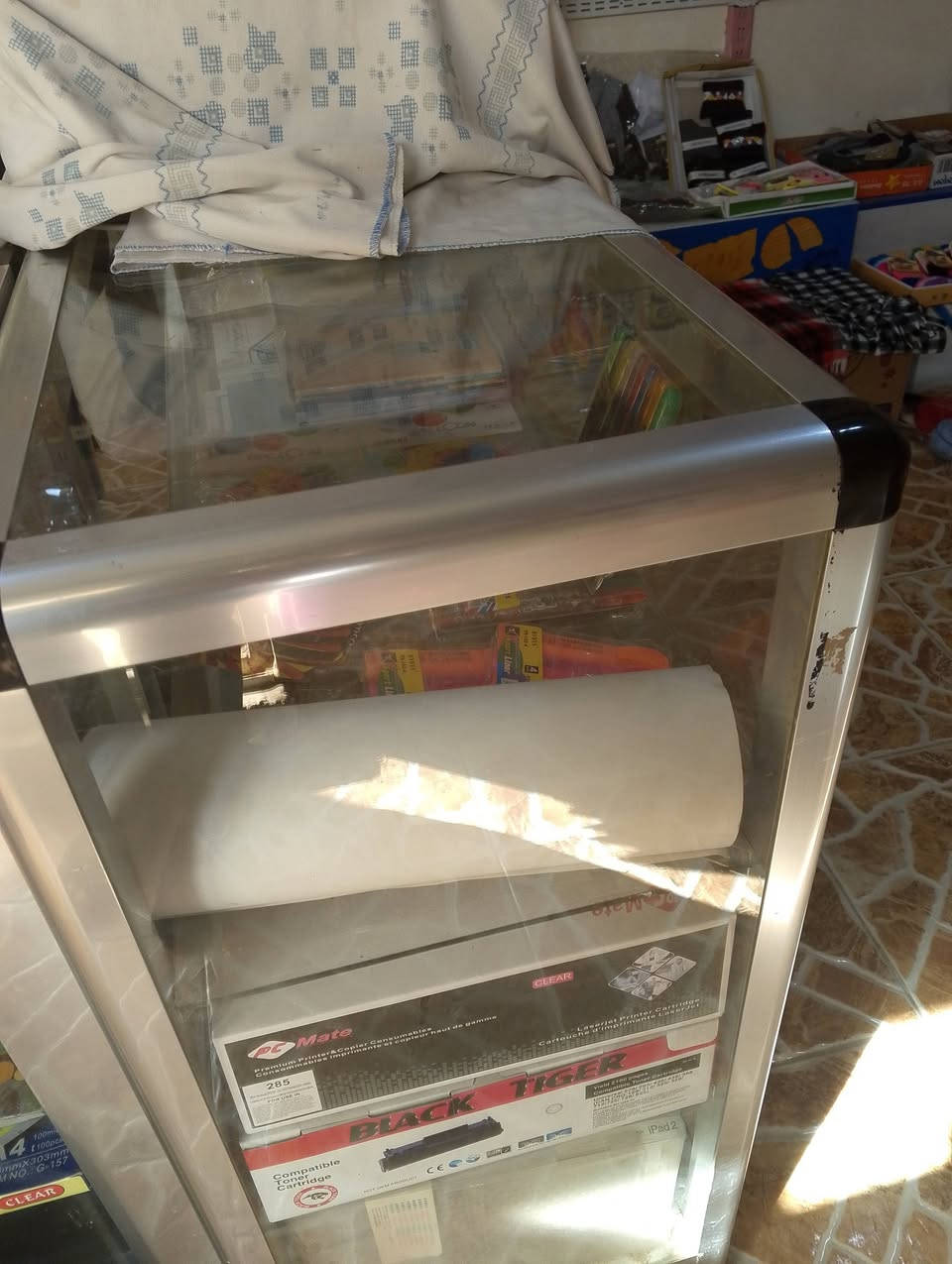 للبيع رفوف جام السعر 300 الف
للبيع ميز الالمنيوم السعر 100 الف 
مكاني خالديه للاستفسار اتصال ع رقم 
***********
