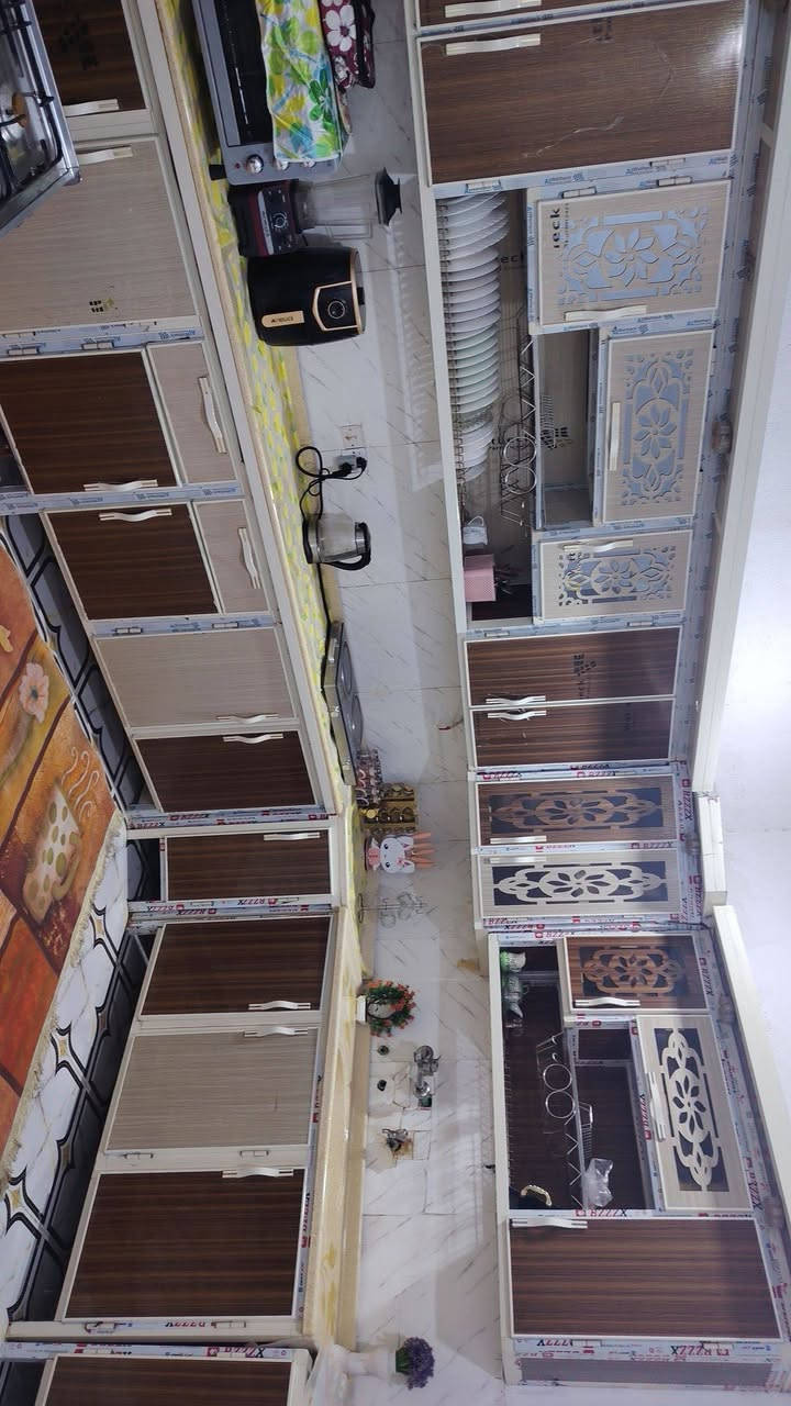 بيت للبيع تجاوز ماعليه ازاله القبله حي المهندسين مساحه ٢٧٠متر يحتوي ع غرفتين وصاله وديوان ومطبح وكراج متوفر جميع خدمات  للتواصل  ***********
