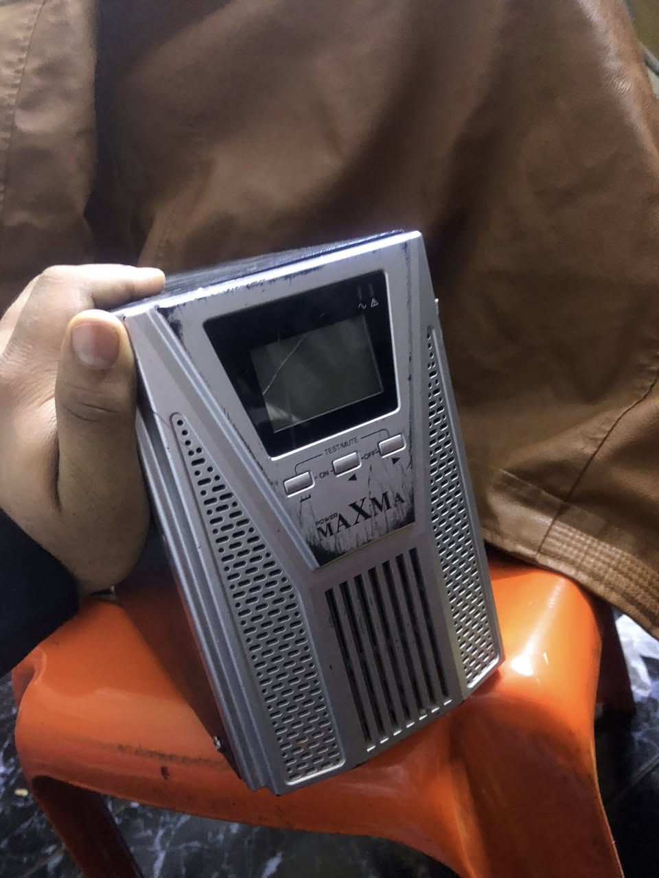 سلام عليكمً يوبي اس  اون لاين مكزما مستعمل شغال حسب الاصول بدون بطايرات سعره ٧٠نضيف حيل ***********بغداد مدينه صدر
