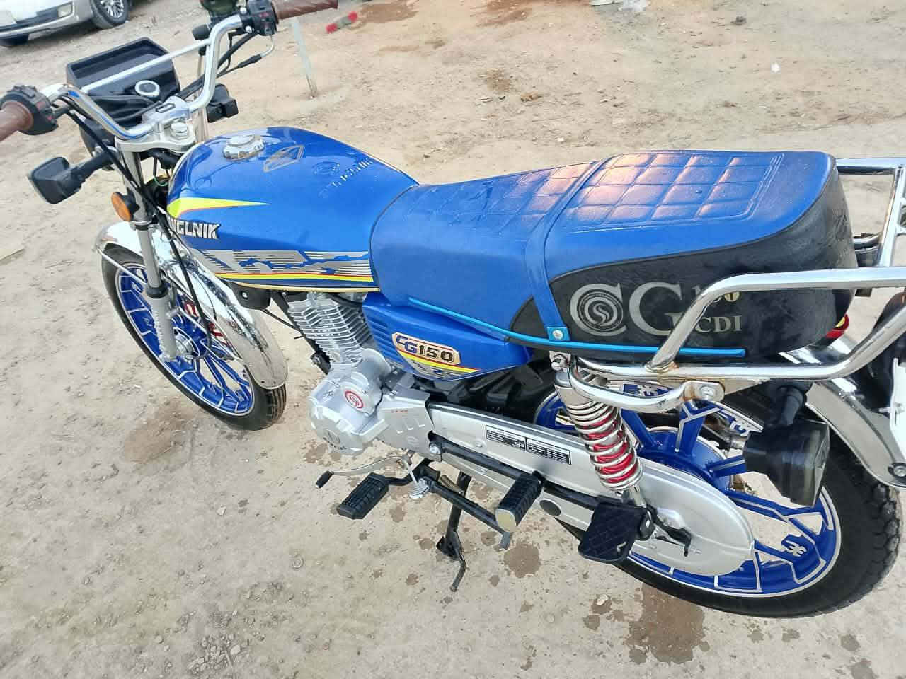 السلام عليكم دراجه سيفان سونك للبيع موديل 2025مكفوله كفاله اوراق 6اسنكر 950وبيهه مجال لشراي ميسان ناحيه السلام متواجد ع النت ***********
