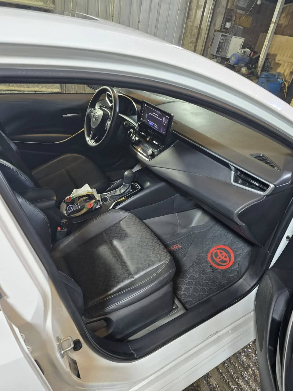 كورلا هايبرد 2023 سياره نضيفه مابيها اي ضراربس شخط بالباب مكاني البياع السعر 148 بيها مجال مكاني البياع الرقم ***********
