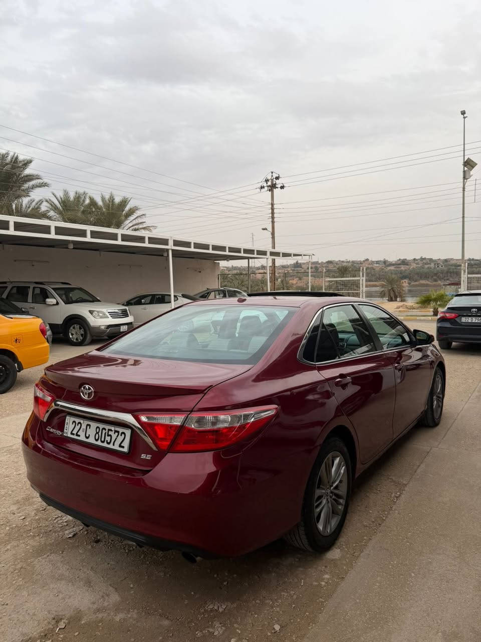 السلام عليكم 
كامري 2016 
SE فول 
فتحة 
كشنات جلد 
شفتات ستيرن 
ماشيه 172 
ضررها جاملغ خلفي وباب خلفي 
بدون ايرباك ودواخل 
سياره جدا جديده
سعرها 155 
*********** 
***********
ملاحضه بيها كتاب تضليل
