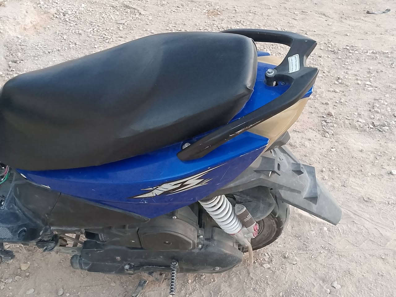 للبيع دراجة FS السعر 300 وبيه مجال حگ الجيه


**إذا كنت صاحب هذا الإعلان وتريد حذفه لأي سبب، رجاءا أرسل رسالة إلى الدعم الفني**