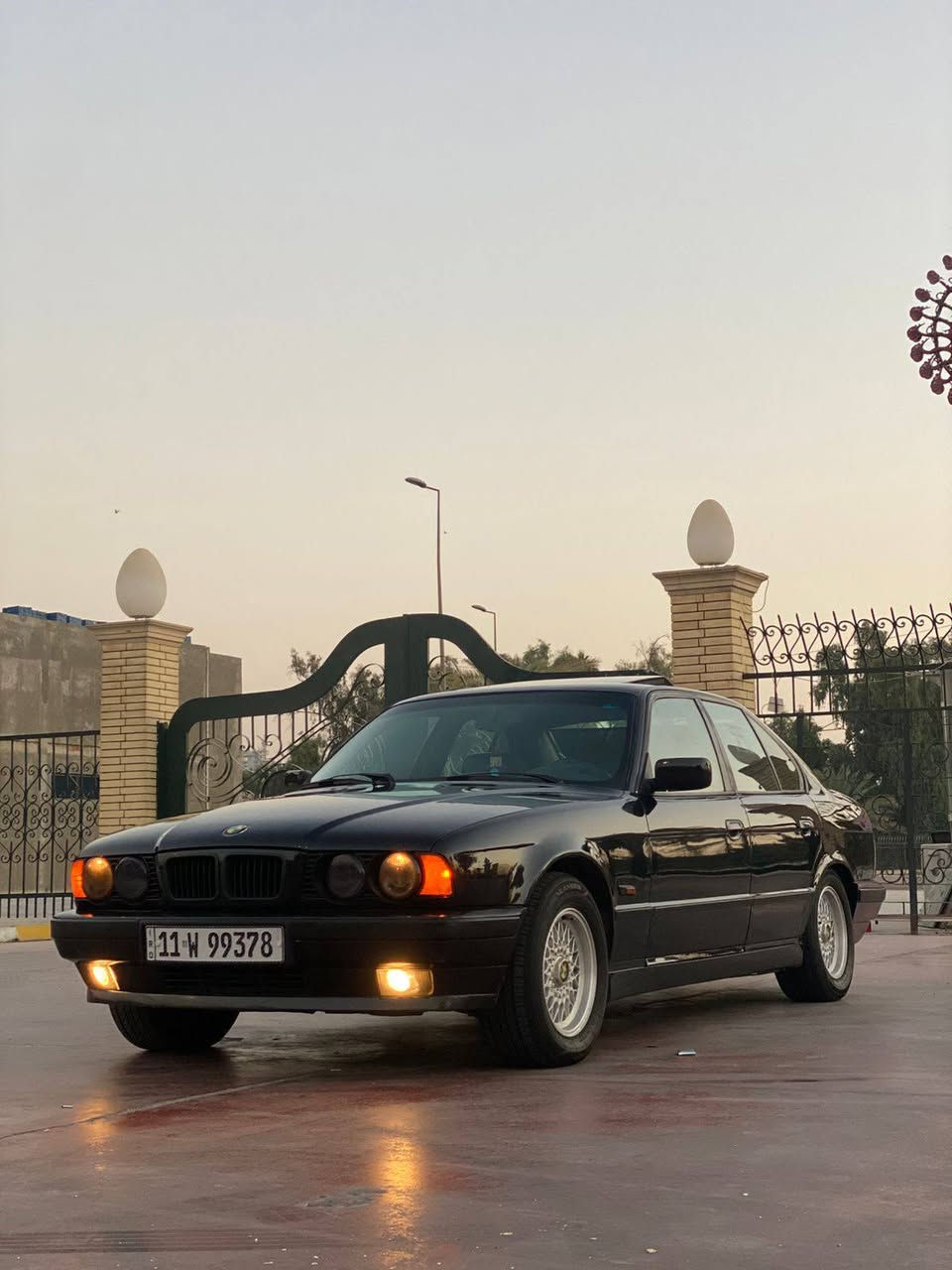 السلام عليكم بي ام ٥٢٥ وارد يابان موديل ١٩٩٢
اصل مسكر عدل كير مكينه مكفول 
صدر امامي خلفي تبريد تدفئه تمام 
فتحه كراسي كهرباء برده خلفيه بلاد 
اربع جام كهرباء + تحكم مري جانبيه
سياره كلشي بيها بلاد كهربائيات كلها
جاهزه بدون تجطيل او شي تجاري 
كلشي بيها بلاد مال جناي ومصروف 
عليها بنكه كهرباء مكينه حاويه اني 
شادها على أيدي ما شاء الله خرسه 
داخل مدوشم جديد شاشه دمام 
جاهزه السياره بسمي رقم بغداد 
بيع او مراوس حسب القناعه 
السعر ٨٨$ وبيها مجال وكلشي 
بسعره والجنايه يعرفون لأن مو
تلزيك مكاني بغداد الكرخ 
***********
