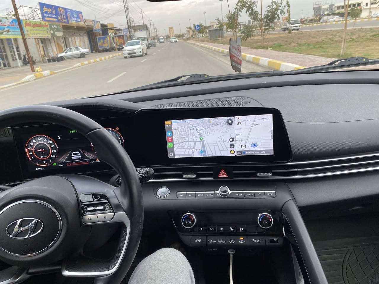 النترا  هايبرد موديل 2023 فول مواصفات ❗️لمتد
حادث خفيف چاملغ وبنيد صور الحادث موجودة بالمنشور ❗️
المواصفات.......
🔹فتحه سقف 
 🔹تشغيل عن بعد
🔹بصمة ابواب 
🔹مع إشارة باليدات وتكون فقط لمس بدون ضغط على زر
🔹مستشعر الاقتراب من السيارة من الجنطة والابواب 
🔹لد داخلي متغير 
🔹سماعات بووز افضل شركة صوتيات مع دمام خلفي وامامي
🔹كراسي تدفئه وتبريد
🔹كرسي السائق كهربائي  ميموري وضعيتين
🔹لون الكشن جلد أسود
🔹نقاط عمياء 
🔹رادار خلفي 
🔹رادار جانبي 
🔹ويل كب
🔹تحديد مسار 
🔹مثبت سرعه 
🔹وقوف ذاتي 
🔹مانع اصطدام
 🔹ثلاث انظمه سبورت وسمارت ونورمال 
🔹شاشه كبيرة متصلة 
🔹كامرا  خلفية دوارة 
🔹يمكن تشغيل الكامرة الخلفية اثناء القيادة 
🔹اوتو هولد 
 🔹هندبريك بصمة
محرك 1600 هايبرد
ماشيه  75 الف دخلت العراق ماشية 63الف 

اللون ابيض

🔴السعر 147$. وبي مجال السيارة بدون رقم تترقم أربيل شمال فقط !‼️
للاستفسار الاتصال على الرقم ***********
